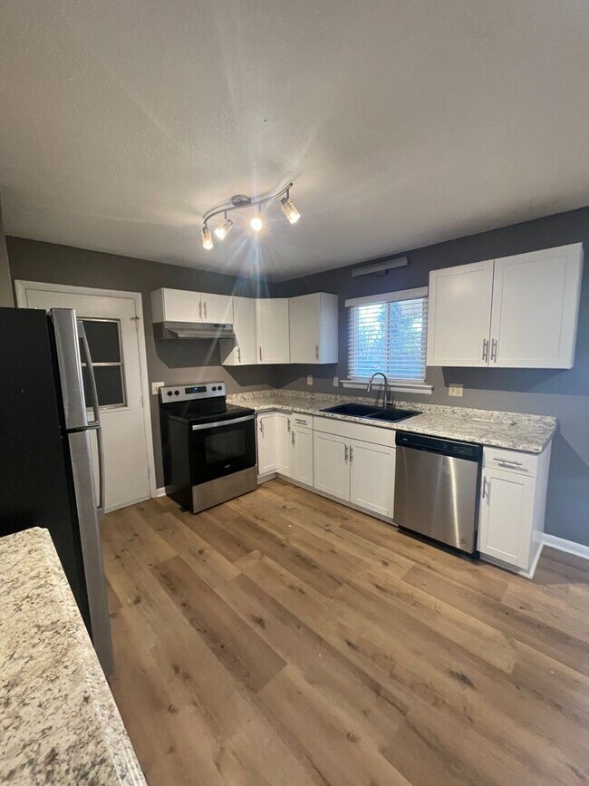 Photo - 4 Bedroom 1.5 bathroom