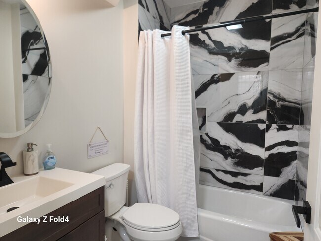 Photo - 4834 S Michigan Ave Unit Spacious Two Bedroom Flat in Bronzeville