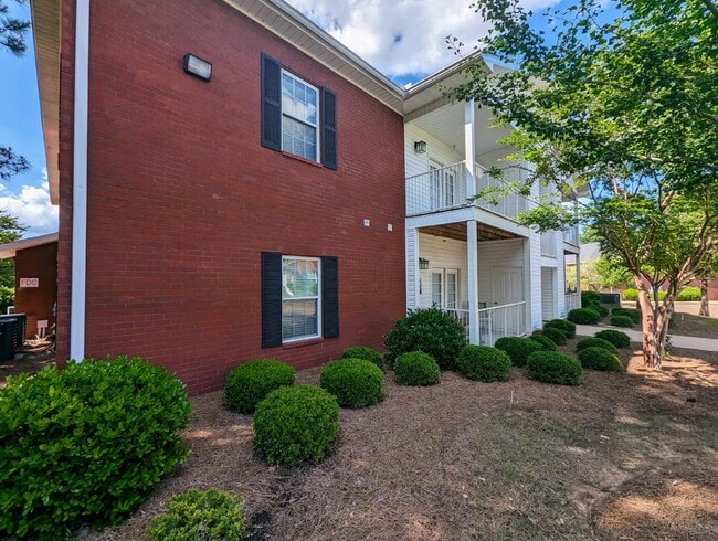 Building Photo - 47 Private Rd 3057 Unit 3