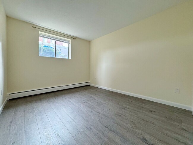 Photo - Luxury 2 bed condo includes Heat, hot wate...