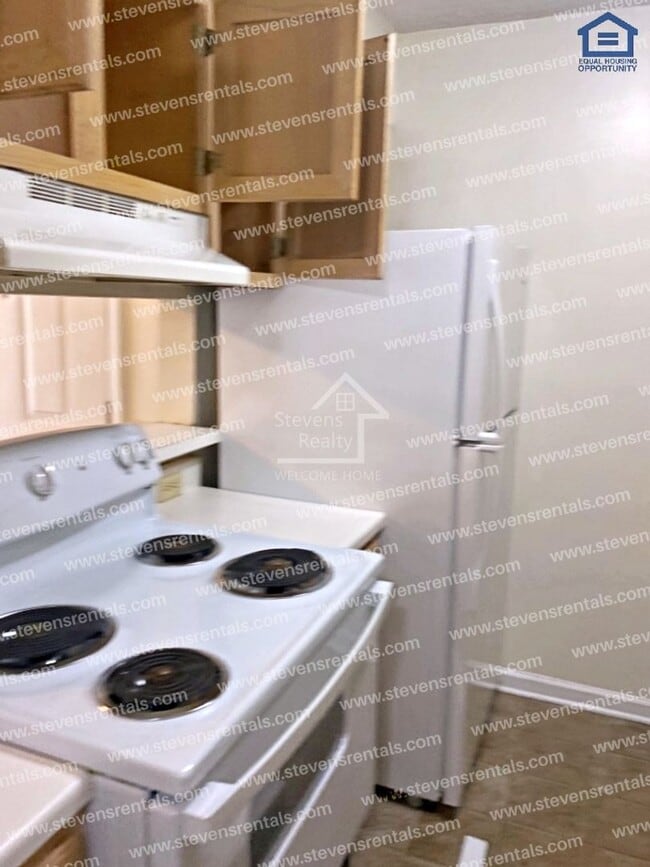 Photo - 430 Oriole Dr