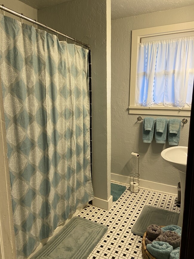 Photo - 321 E Duffy St