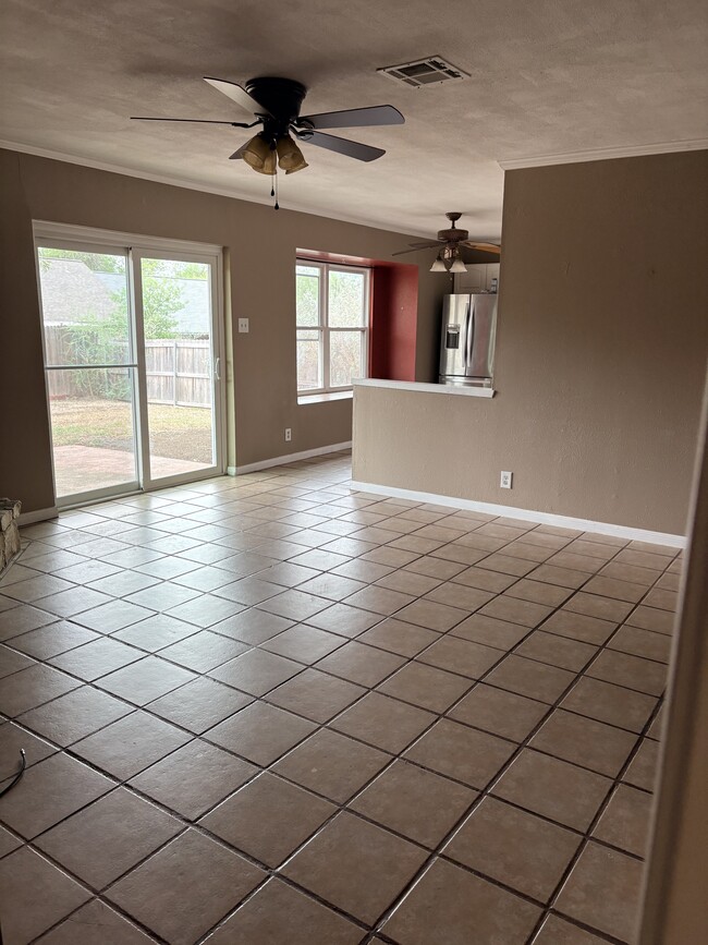 Photo - 3310 Turnabout Loop