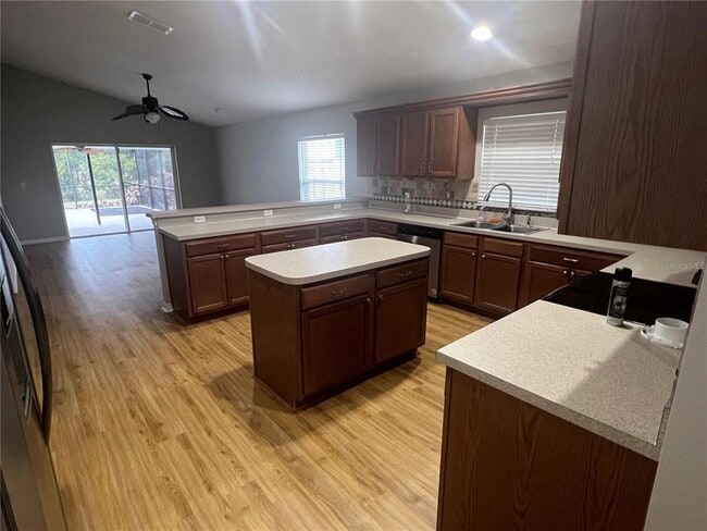 Photo - 1063 Bluegrass Dr