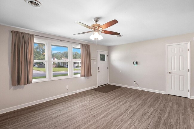 Photo - Home Close to Amenities