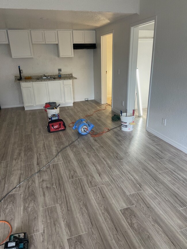 Building Photo - 4769 N Pine Hills Rd Unit 24 Rental