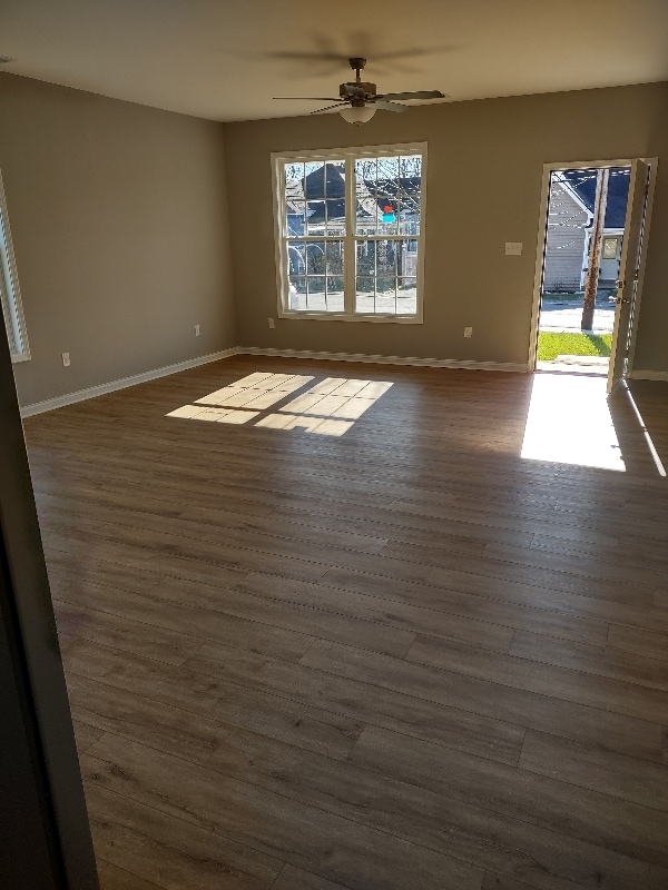 Photo - 227 E Oak St