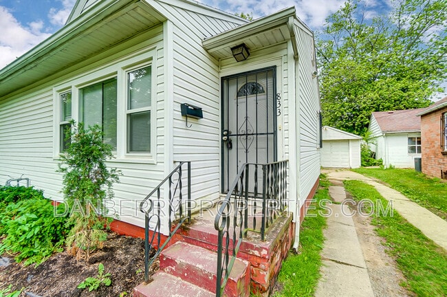 Photo - 833 Turner Ave