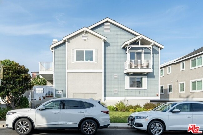 Building Photo - 1411 12th St Unit 2