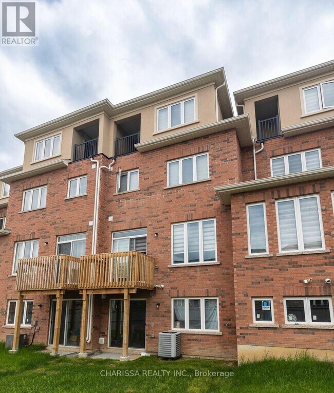 Photo - 1085 Garner Rd E