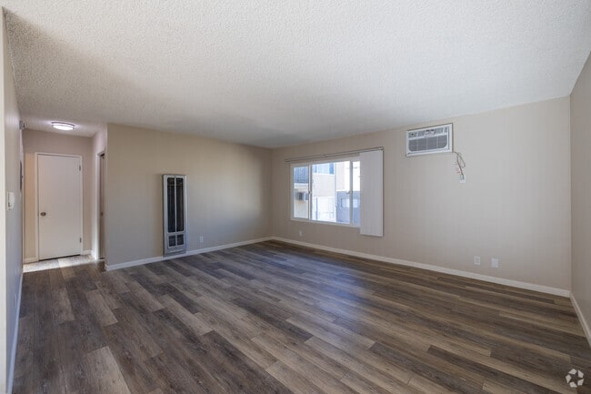 1BR, 1BA - 850SF - Living Room - Corteen Place Apartments