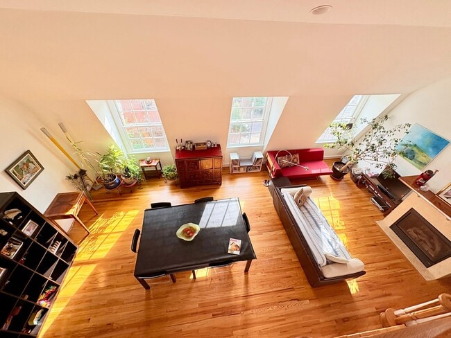 Photo - 2125 S St NW Unidad # PH2