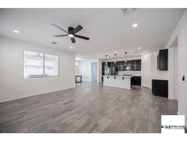 Photo - Discover your ideal home in this beautifully maintained 4/2 Phoenix residence!