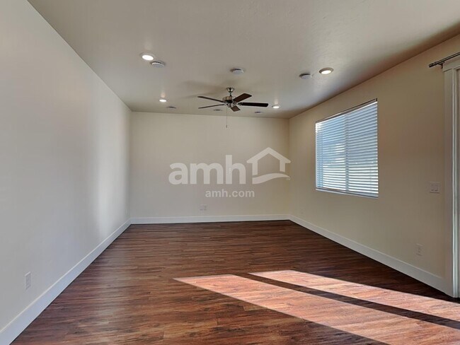 Photo - 1281 E Old Mesquite St