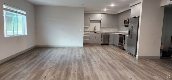 Building Photo - 7040 Woodman Ave Rental