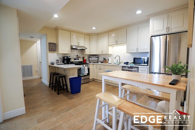 Photo - 1516 Commonwealth Ave