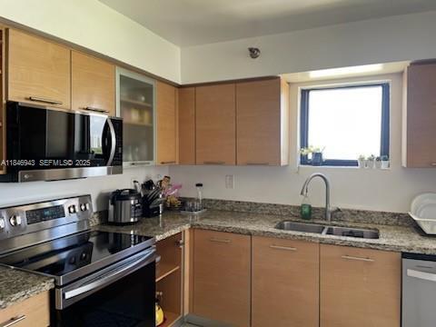 Building Photo - 3300 NE 191st St Unit 707