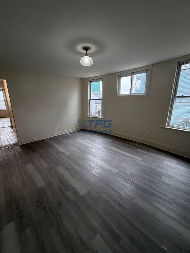 Photo - 130 Milford Ave Unidad 1