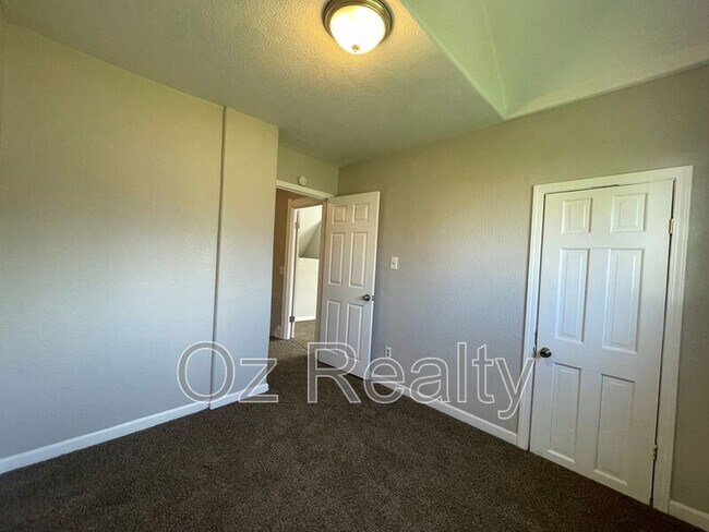 Photo - 640 Nesslewood Ave House