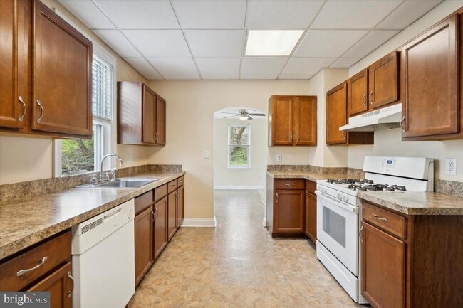 Photo - 535 East Ave