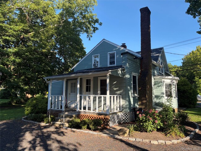 549 Main Rd Unit B