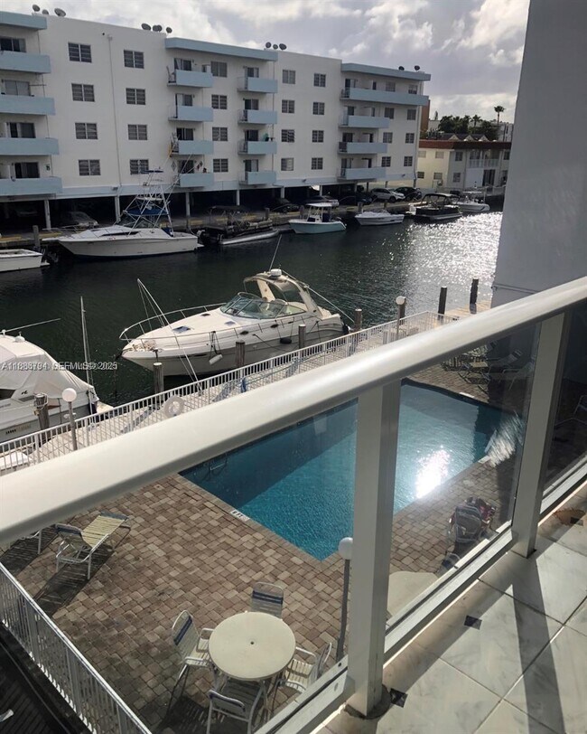 Photo - 3868 NE 169th St Unit 302