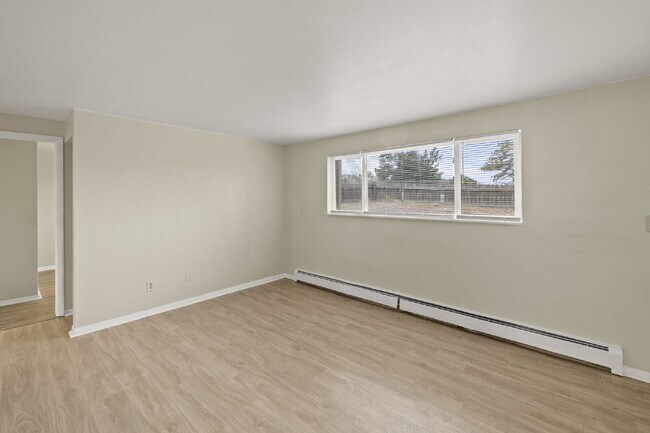 Photo - 4060 Airport Rd