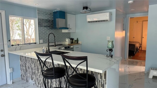 Building Photo - 1633 McKinley St