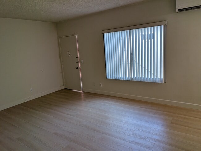 Photo - 11927 Iowa Ave Unit 5