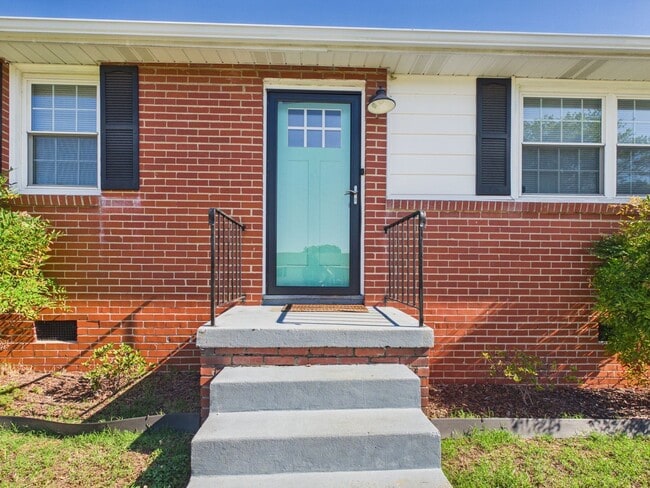 Photo - 3114 Glenoa Rd