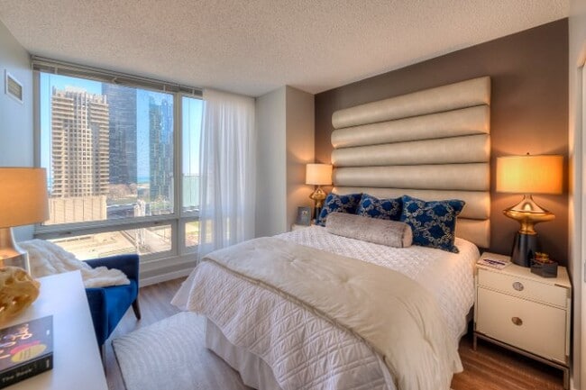 Photo - 396 E Ohio St