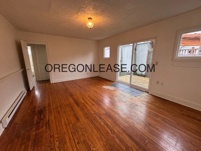 Photo - 2bedroom 1 bath downtown Eugene Home
