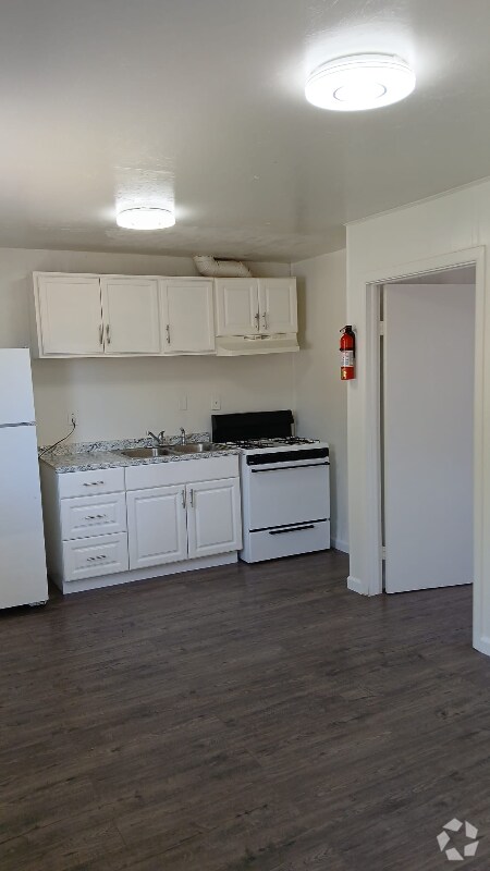 Building Photo - 101 E Barbara St Unit APT #6