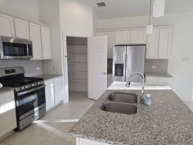 Photo - 150 Elisha Dr