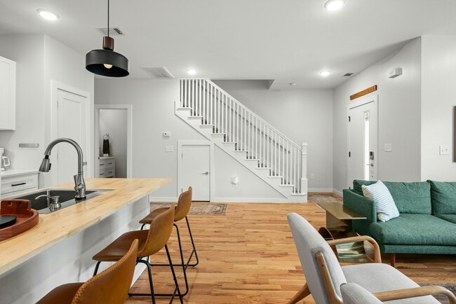 Photo - 3641 Hydes Ferry Rd