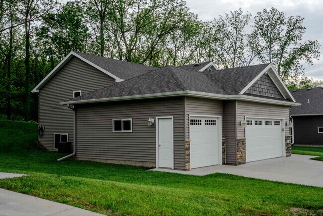 Photo - 2392 Tee Time Rd SE