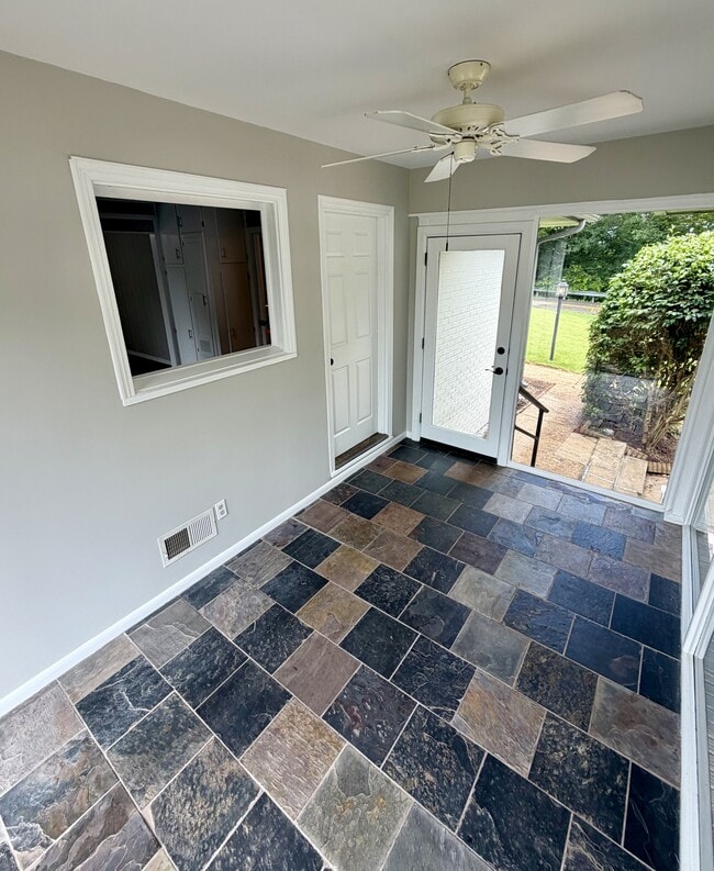 Photo - 867 Shades Crest Rd