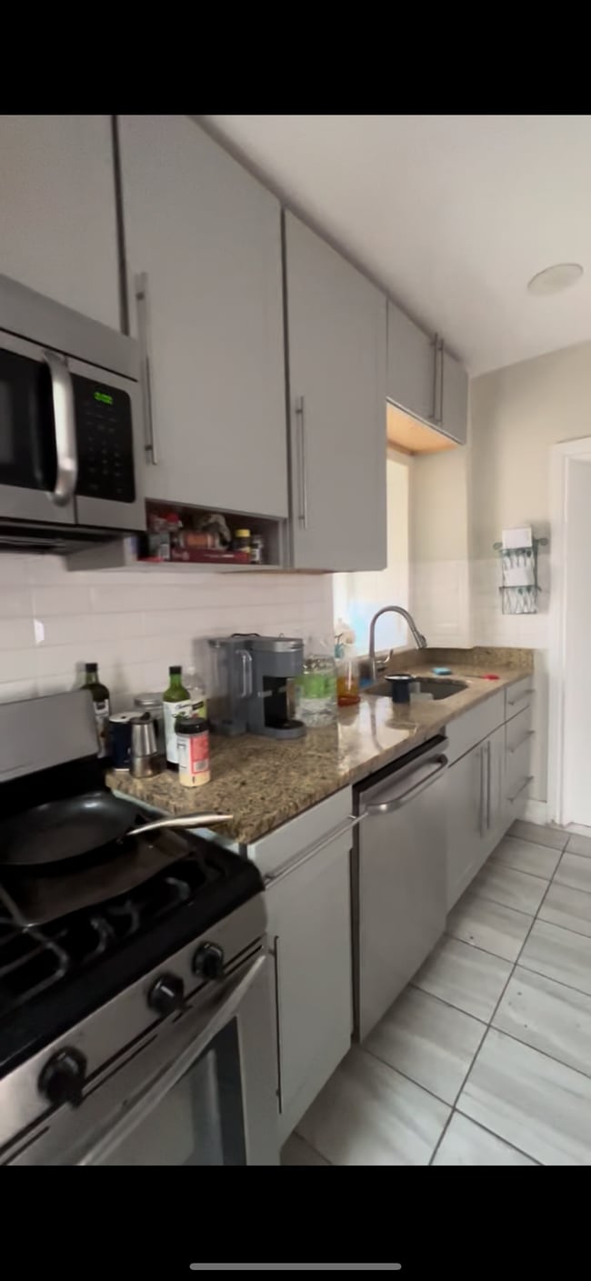 Photo - 50 Perrin St