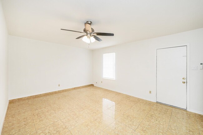 Photo - 1005 Andrew Ave