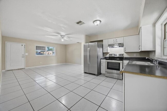 Photo - 113 N Lancelot Ave