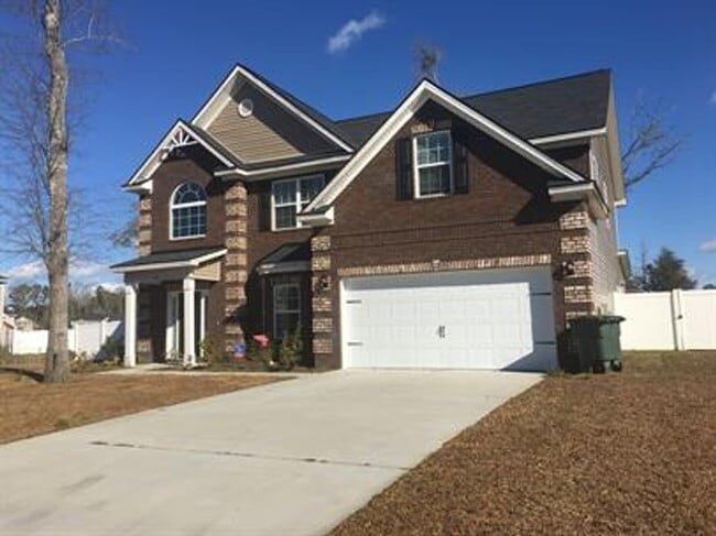 Photo - 607 Red Oak Ln