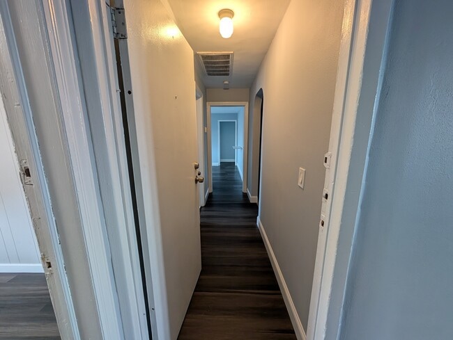 rear unit - 1806 Deer Pk Ave Apartments