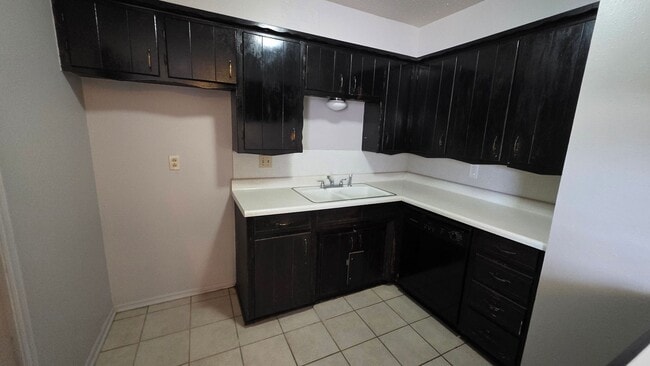 Photo - Edmond Rental