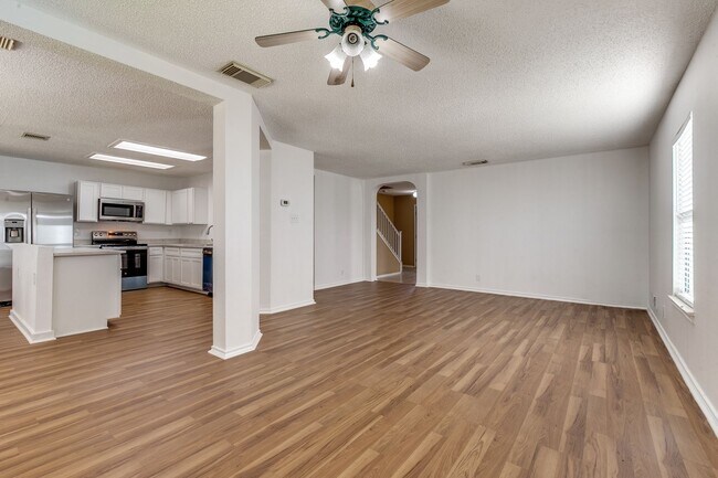 Photo - SPACIOUS 4-BEDROOM HOME IN PARKWOOD