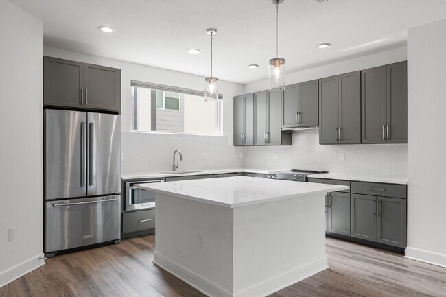 Photo - BEAUTIFUL Townhome For Rent in Downtown St...