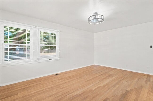 Photo - 601 Poplar Ave