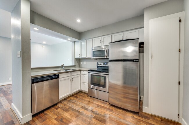 Photo - 4777 Cedar Springs Rd Unit 8M