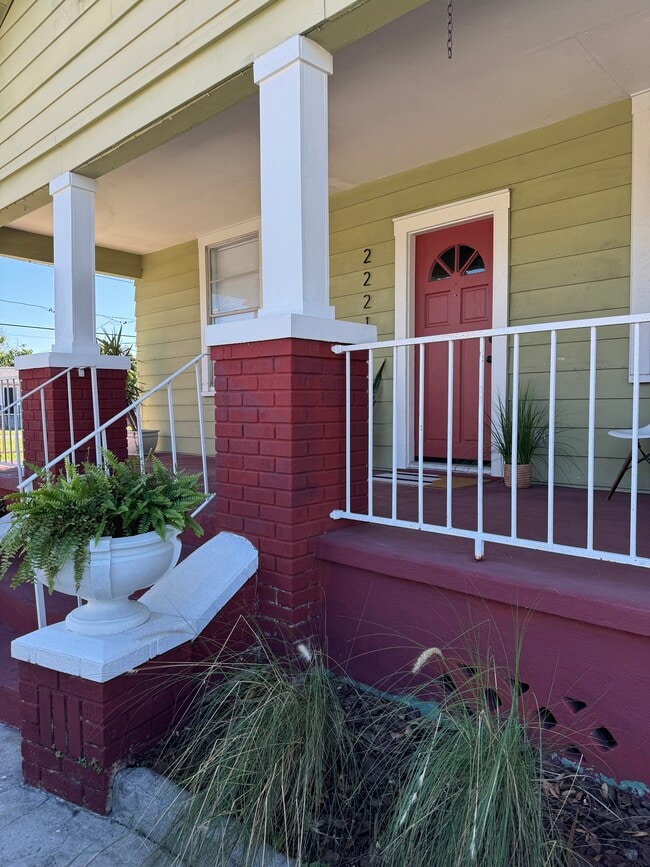 Photo - 2221 Corrine St