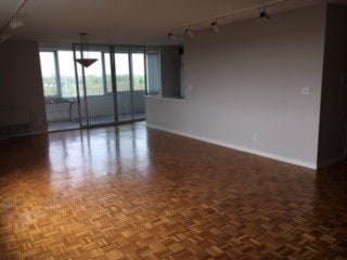 Living Area - 2324 Madison Rd Unit 1102