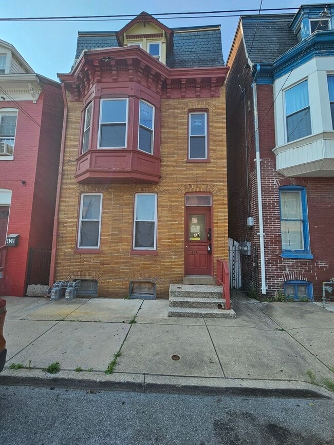 Building Photo - 434 W Princess St Unit 434 W. PRINCESS ST. #2